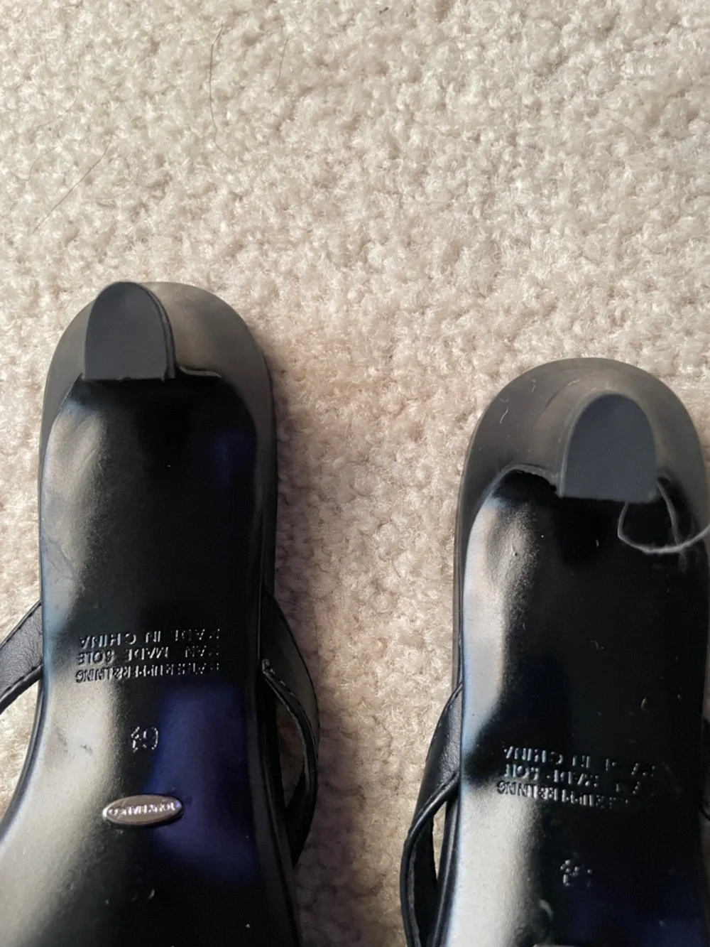 Tony Bianco Black Square-Toe Mid-Heel Thong Sandals size 6.5 - Picture 5 of 6